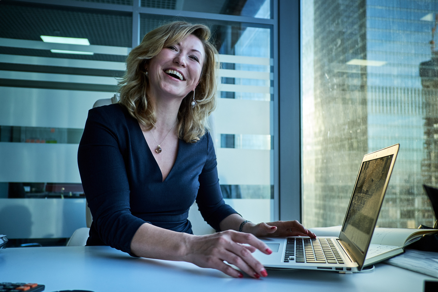 <span style="font-weight: bold;">ДЕЛОВОЙ ПОРТРЕТ В ОФИСЕ </span><br>